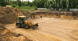 Разработка котлована Стрежевой стоимость за от 575 руб. м3 - заказать работы по копке и рытью котлованов | траншей